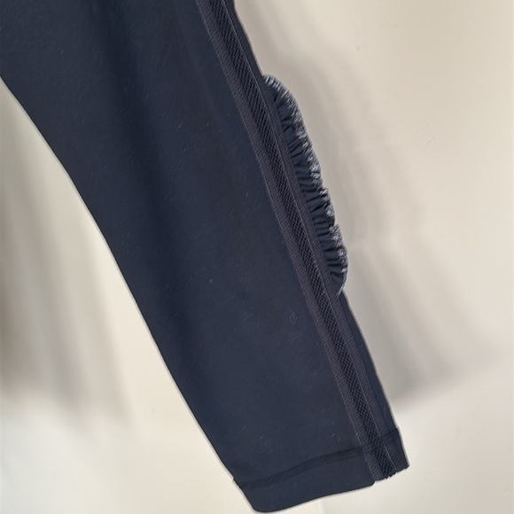 Lululemon Black Cropped Capri Pants Reflective Ruffle Workout Activewear Tights - Picture 6 of 15